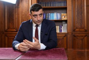 Внесоха искане за отмяна на първия тур на изборите в Румъния