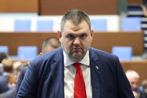 Жалка работа -  ПП-ДБ спаси деребеите и фашистите: Пеевски