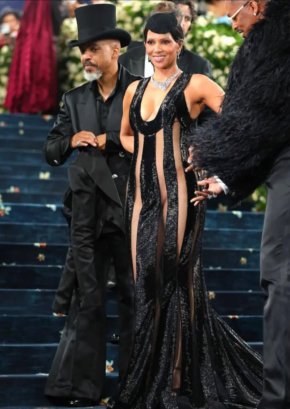  Х.Бери полугола на път на Мет Гала