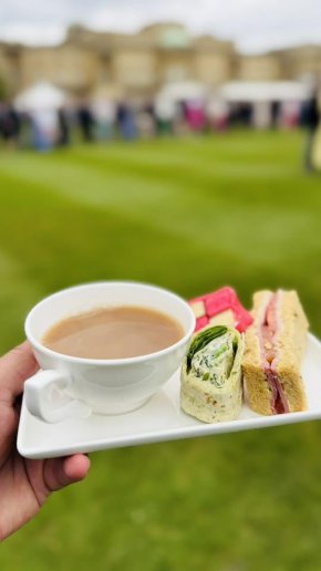   Българин на градинско парти в Бъкингам (ФОТОГАЛЕРИЯ) 