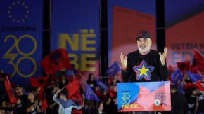 Партията на Еди Рама води на парламентарните избори в Албания