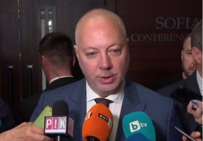 Целта е да се внесе сериозно разколебаване в европейските институции за излизане на конвергентни доклад през месец юни: Желязков