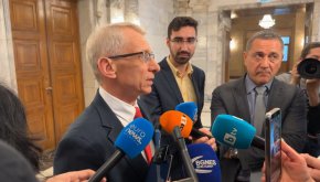 Киселова е експерт, очевидно има самочувствието да вземе решение: Николай Денков