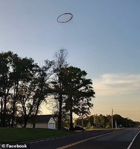 Мистериозен черен „портал към ада“ се появи над небето на САЩ