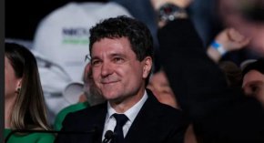 Екзитпол: Либералният кмет на Букурещ води с 54,9% на изборите в Румъния, но националистът Джордж Симион отхвърля това