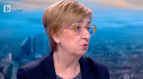 Не е обжалваем пред КС актът на Киселова за еврореферендума: Ек. Михайлова
