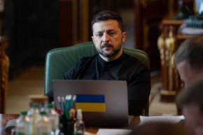 Благодарих на  Урсула фон дер Лайен и ЕС за 17-ия пакет от санкции срещу Русия: Зеленский