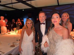   Стига черни списъци, I'm still standing: Кевин Спейси 