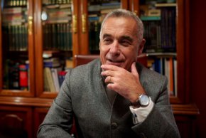 Калин Джорджеску обяви, че се оттегля от политиката 