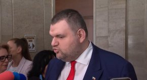 Трябва хората да живеят добре, а не да ги плашим: Пеевски