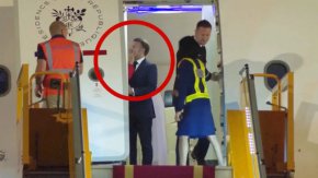 Стой далеч, загубеняк!: Брижит, след като блъсна Макрон