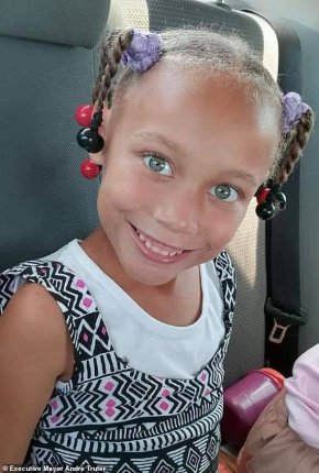  Осъдиха на доживотен затвор майка продала детето си заради светлата му кожа и очи