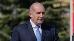 Протестите и проучванията показват, че хората държат думата им да бъде чута: Радев