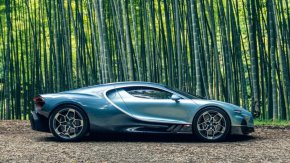 Bugatti Tourbillon: Хибриден звяр с V16, който отказва компромиси