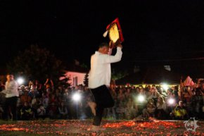 Нестинарските танци в Българи: Фото на нощта