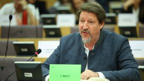 Отлага се гласуването на доклада за напредъка на РСМ по пътя към ЕС 