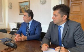 ГЕРБ винаги са държали България в разкрачено положение, за първи път не сме най-бедната държава: Ас. Василев 