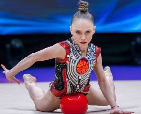 Стилияна Николова със злато във финалите с обръч, с топка и с бухалки на ЕП в Талин