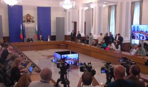 Премиерът Желязков подписа меморандуми за въвеждането на еврото със синдикати, работодатели, браншови организации и асоциации