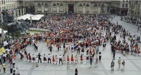  Бг хора на площада в Лион (ВИДЕО)