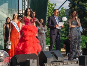   Мис Искърско дефиле разкрива богатството на българските общини:  Жени Калканджиева въвежда нов формат