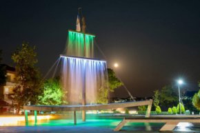 Ягодовата Луна над Царево: ФОТО НА НОЩТА