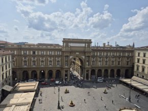   Флоренция загърбва дизайнерите си, крепи я Фиорентината: най-добрата пържола в света
