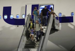  89 българи пристигнаха на летище Васил Левски от Израел 