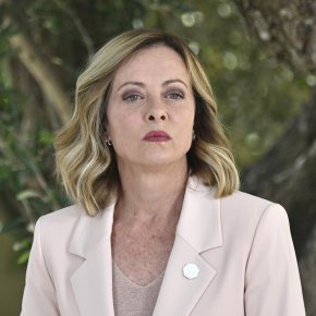   Десницата доминира в Италия след близо 3 г. управление