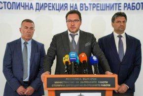 Локали са нападнали непълнолетно момиче в метрото 