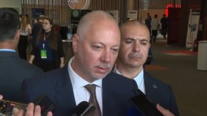 България евакуира 17 души от Иран и затвори посолството си в Техеран