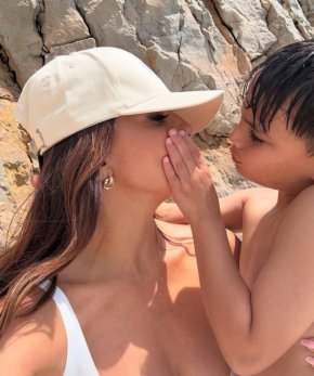   Ева Лонгория си показа детето