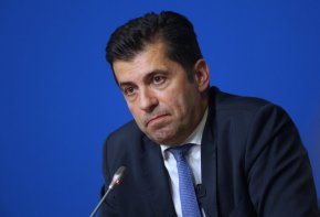   К.Петков не е подал оставка, а отпуска в НС