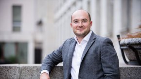 Съдебният изпълнител ще оставя на длъжника поне една минимална заплата