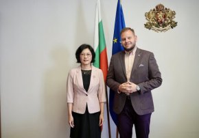  Правим младежки форум с Китай: Зам.-министър П. Младенов  