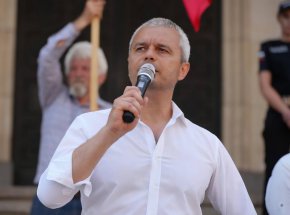 Наближава денят, в който ние ще ви арестуваме: Костадинов