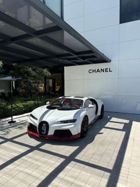 3,8 млн. долара за новия Chanel Aston Martin 