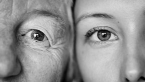 Има два момента в живота, в които остаряваме рязко: вече знаем кои са те