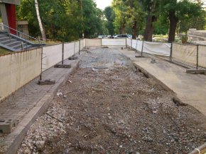  8 мес. след ремонта на локалното на Черни връх: ФОТО НА ДЕНЯ