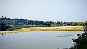 Дунав изсъхна в жегата при Видин: ФОТО НА ДЕНЯ