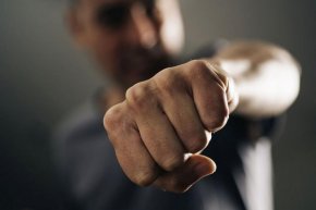 Мъж е в Пирогов след нападение от 14 младежи в София