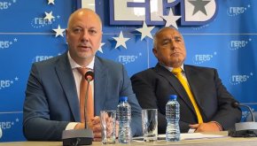 Ще отговорим на всички фалшиви новини за еврозоната: Желязков