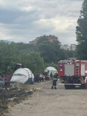    Роми се заселиха на сметище в София, Терзиев е пас  