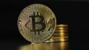 Bitcoin се издига до нов исторически връх