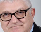  Оставиха незаконните автостикери на депутата Кънев от БСП, бламираха кабинета