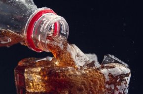 Coca Cola сменя рецептата, има протести