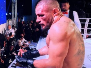 Георги Валентинов отхапа ухото на Митко Илиев