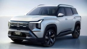Mitsubishi представи Destinator – нов SUV с три реда седалки