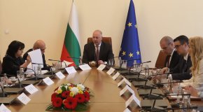 МС иска от НС спешен прием на промените в Закона за еврото