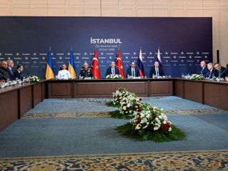 Путин и Зеленский трябва да се срещнат едва след подписване на мирен договор: Владимир Медински